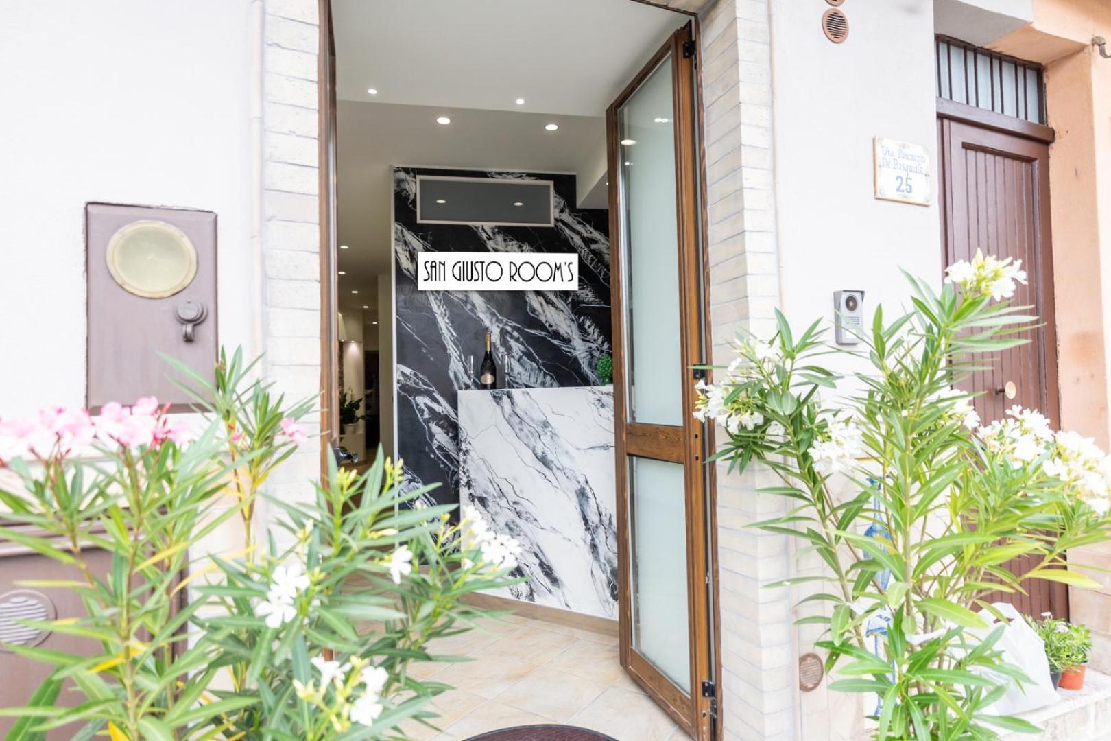 San Giusto Rooms Giardini Naxos Εξωτερικό φωτογραφία